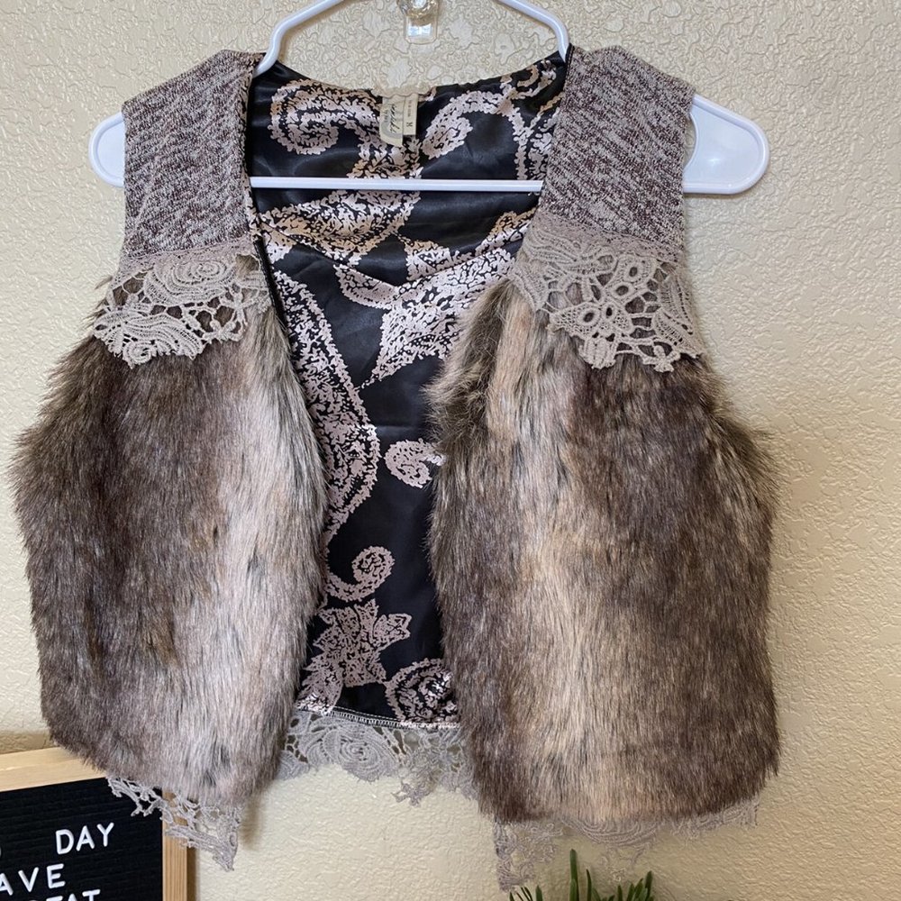Gimmicks By Bke Faux Fur Vest With Lace